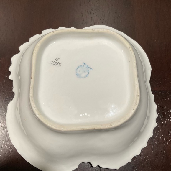 BAVARIAN CHINA CROWN OVER CASTLE MARK PORCELAIN 7” BOWL GOLD TRIM GERMANY - Picture 4 of 8